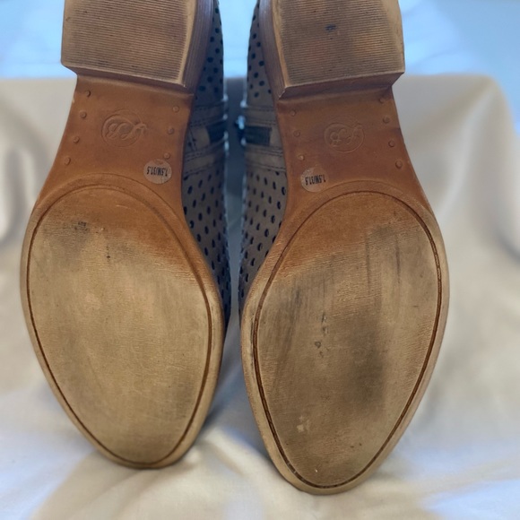 SOLD - Picture 4 of 5